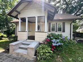 51 Alger Ave