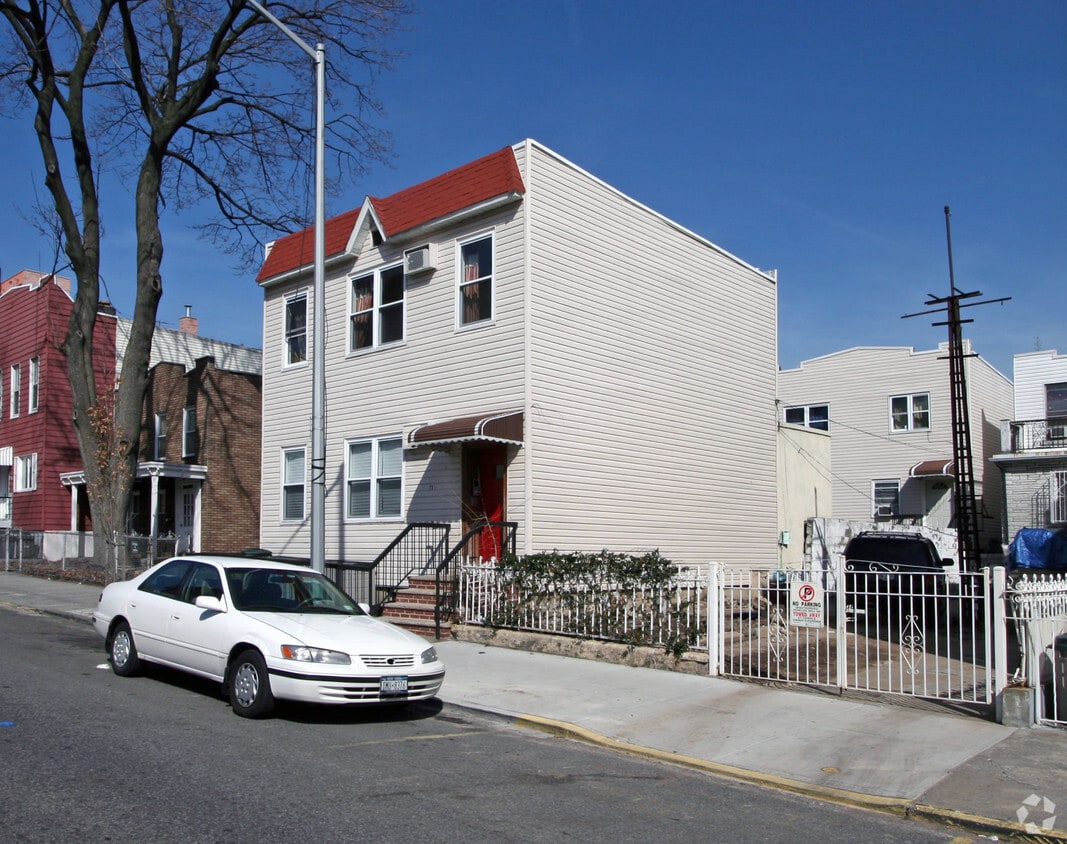 Building Photo - 731 40th St