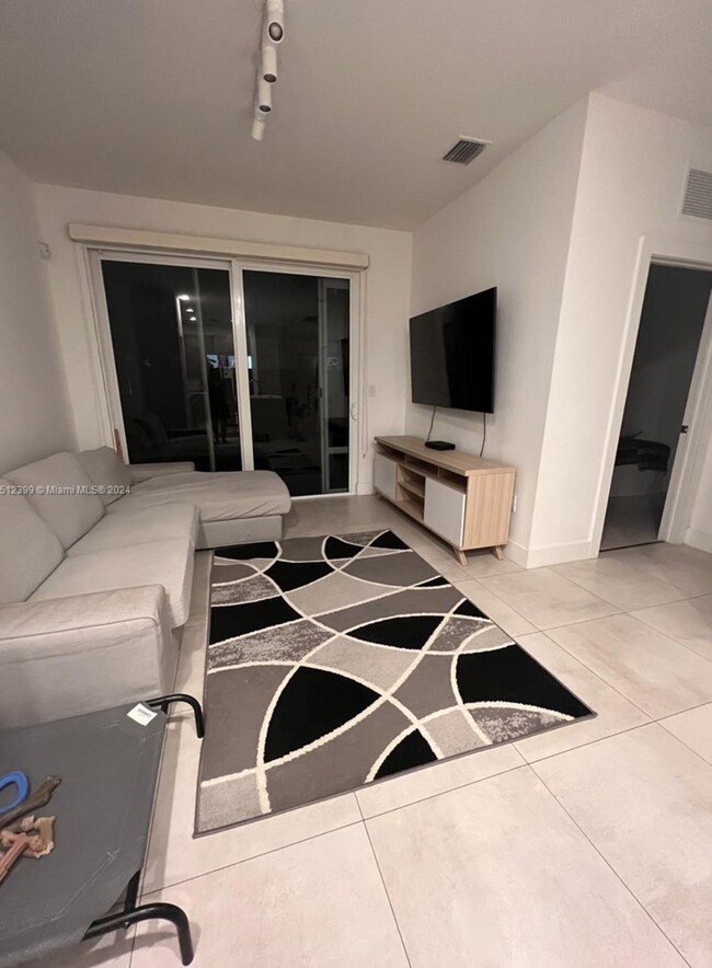Foto del edificio - 10243 NW 72nd St