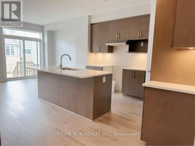 Building Photo - 704 Pipit Ln