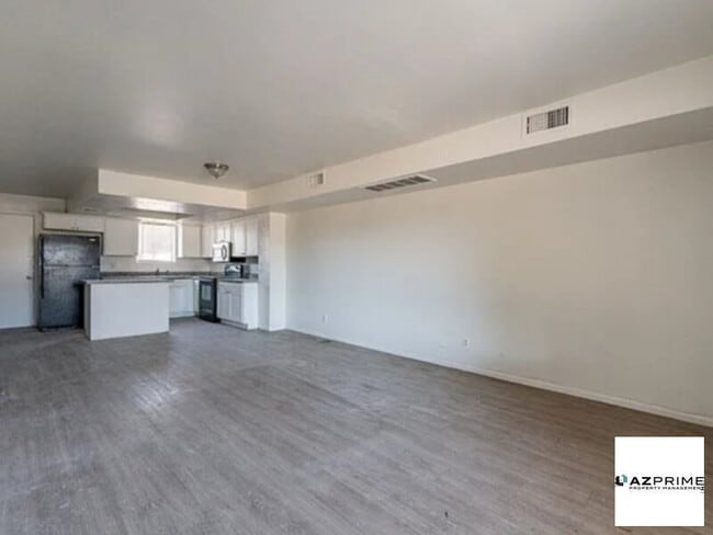 Building Photo - perfect home for your family