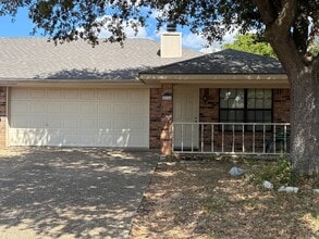 Building Photo - 2114 Kirby Lee St