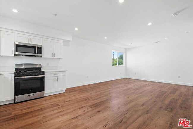 Foto del edificio - 6336 Beck Ave