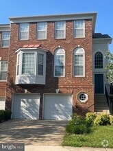 Building Photo - 45792 Shagbark Terrace