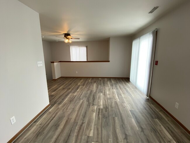 Building Photo - Sterling Court Apartments