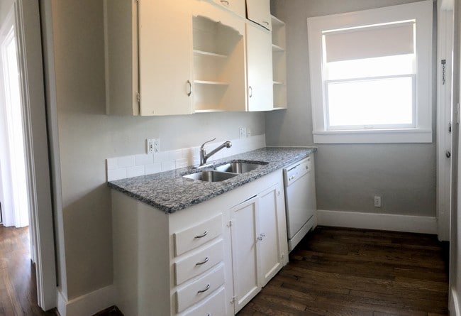 Building Photo - Leuda-May Apartments