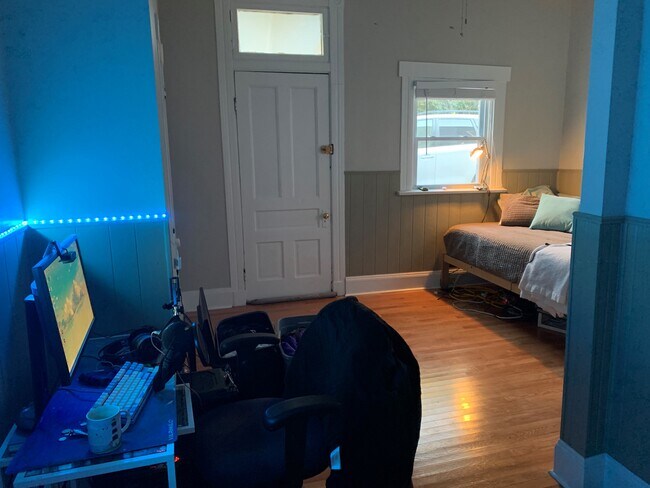 Foto del edificio - 2318 Stratford Ave