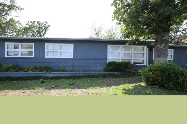 Foto del edificio - 2816 8th St NE