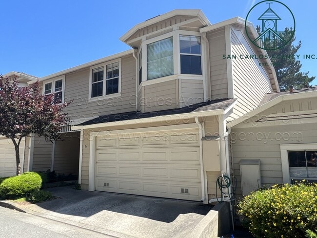 Foto del edificio - Two Bed Pacific Grove Condo in Gated Commu...