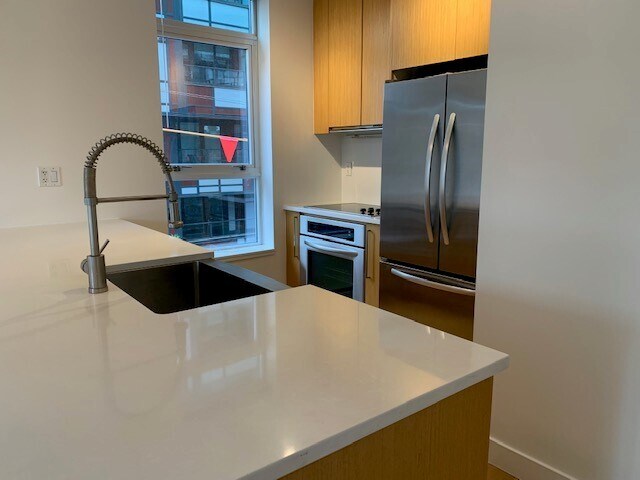Building Photo - 607-251 East 7th Avenue