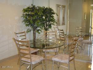 Foto del edificio - 9708 E Vía Linda