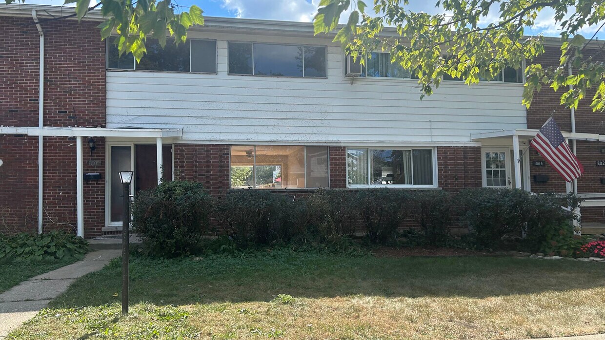 Foto principal - 8017 W Lyons St