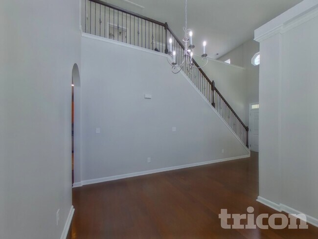 Building Photo - 4715 Abercromby St