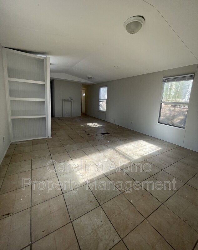 Foto del edificio - 143 Bluebird Ln