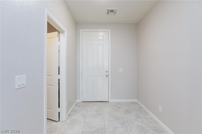 Foto del edificio - 5327 Lazy Breeze Ave