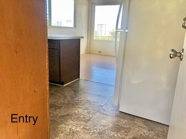 Foto del edificio - 2 bedroom 1 bathroom perched on the hillsi...