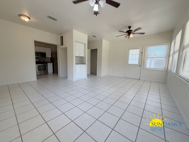 Building Photo - Lovely 3 Bedroom Home in Fort Walton