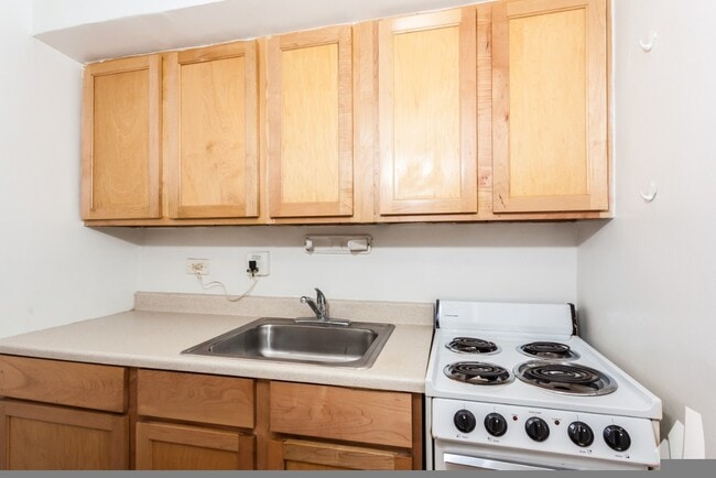 Building Photo - 537 W Arlington Pl