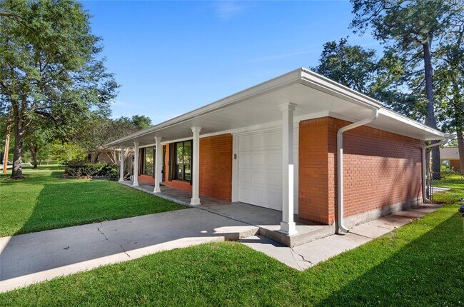 Building Photo - 2007 Viking Dr
