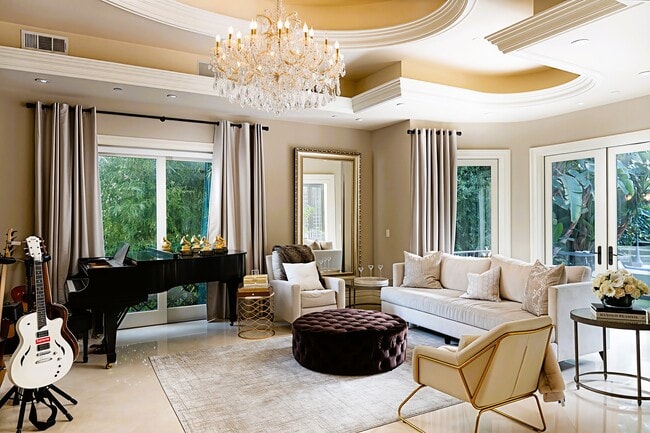 Building Photo - 1331 Roscomare Rd