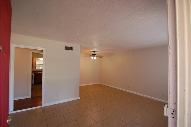 Building Photo - 109 Berkshire Ln