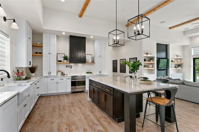 Building Photo - 7824 Marsh Pointe Dr