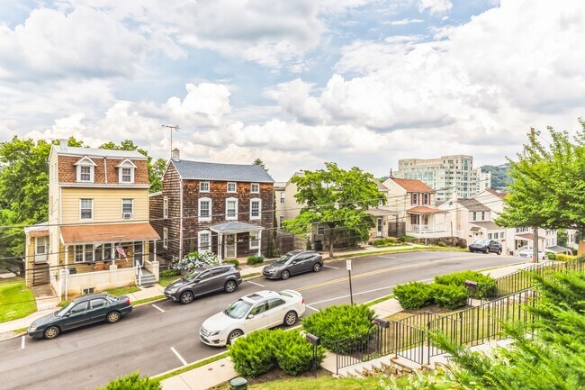Foto del edificio - Stunning and Luxurious 3-Bedroom, 5 Bathro...