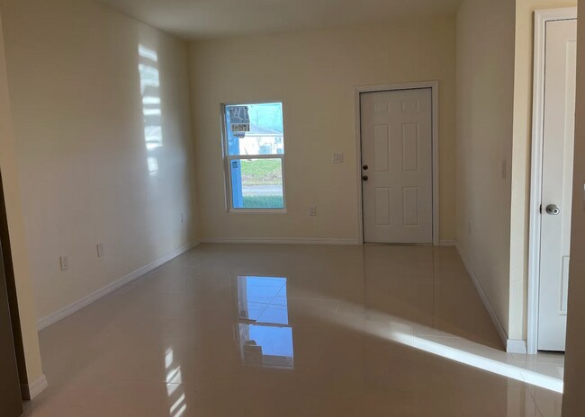 Foto del edificio - Beautiful Brand new house for rent, Lehigh Acres