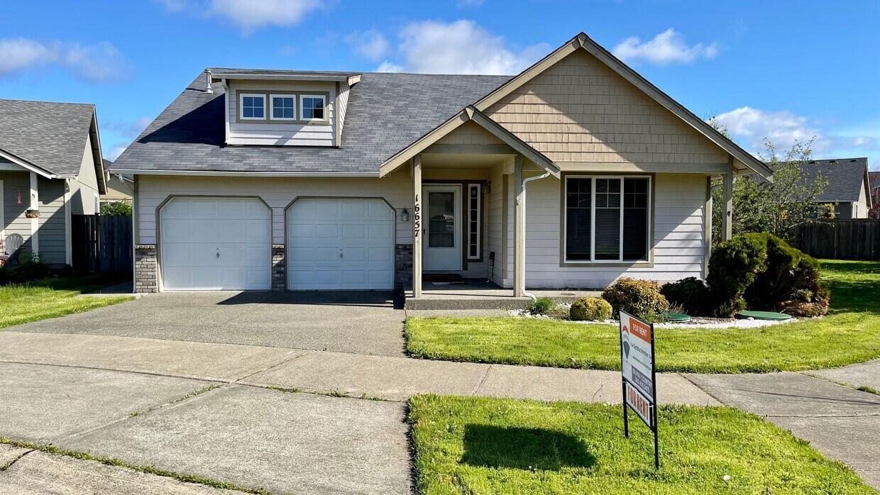 Primary Photo - Beautiful 3BR/2BA Single Family House - St...