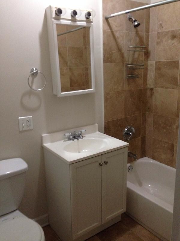 Foto del edificio - 3916 N Pine Grove Ave