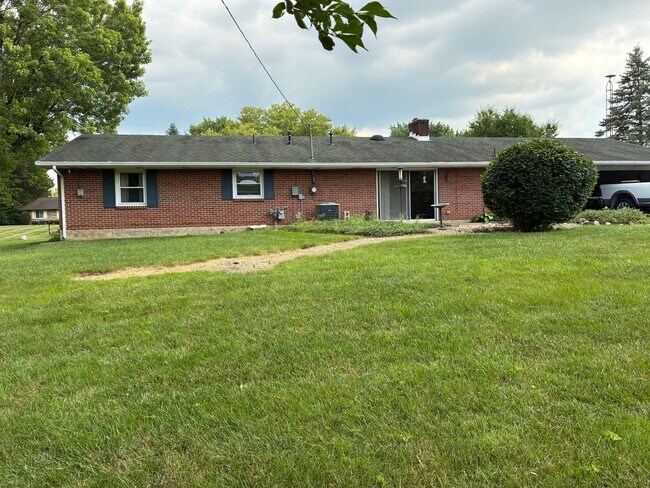 Foto del edificio - 2045 Fox Run Rd