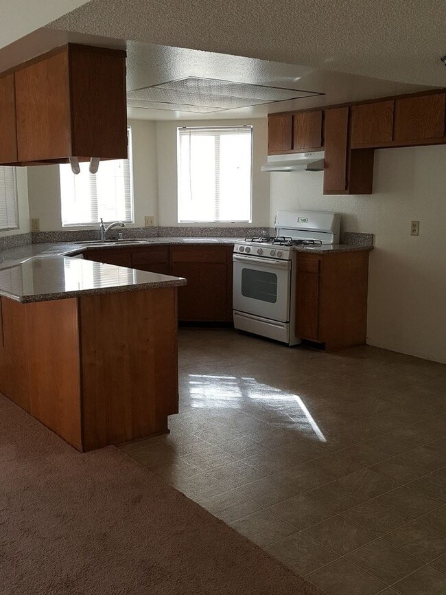 Building Photo - 1155 Johnson Dr