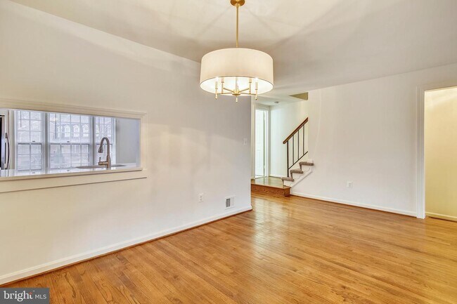 Building Photo - 208 Gretna Green Ct