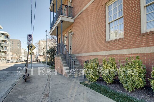 Building Photo - 65 E Pontotoc Ave