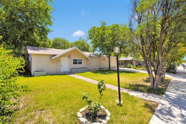 Building Photo - Beautiful Home near Lackland AFB!