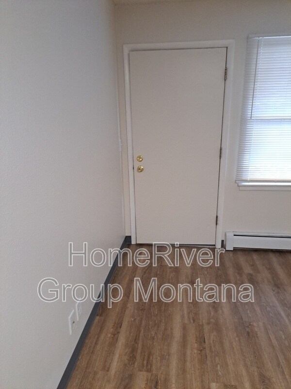 Foto del edificio - 707 SW Higgins Ave