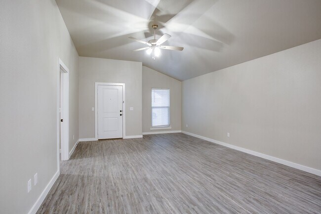 Foto del edificio - Brand New Construction in Cooper District!