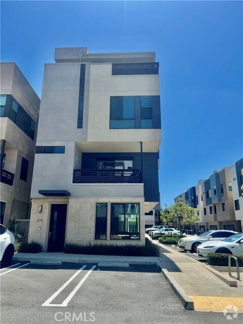 Building Photo - 614 Malibu
