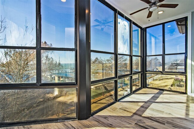Foto del edificio - 458 Yacht Club Dr