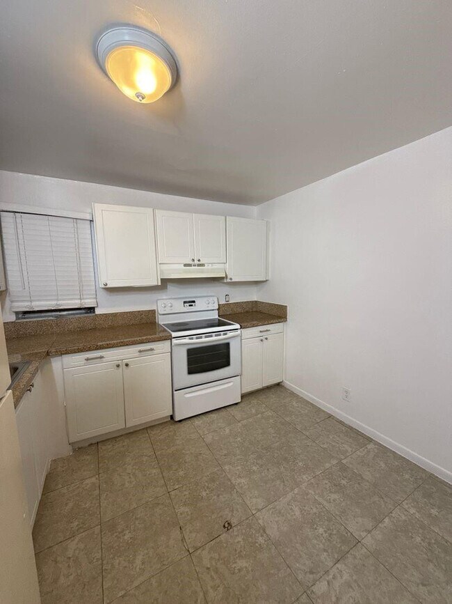 Foto del edificio - 3600 Riverside Dr