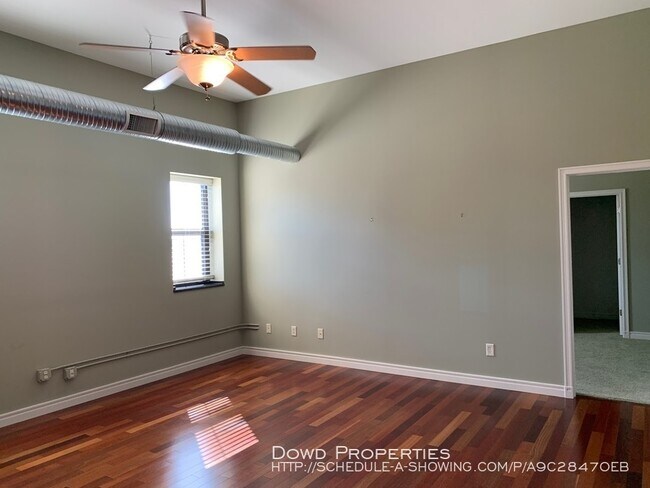 Foto del edificio - 212 N Center St