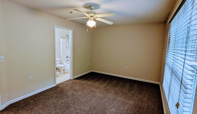 Foto del edificio - 3710 Cotswold Ave