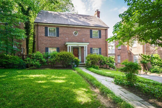 Building Photo - Updated 4 BD, 3.5 BA Stately Colonial on Kalmia RD in NW DC!!