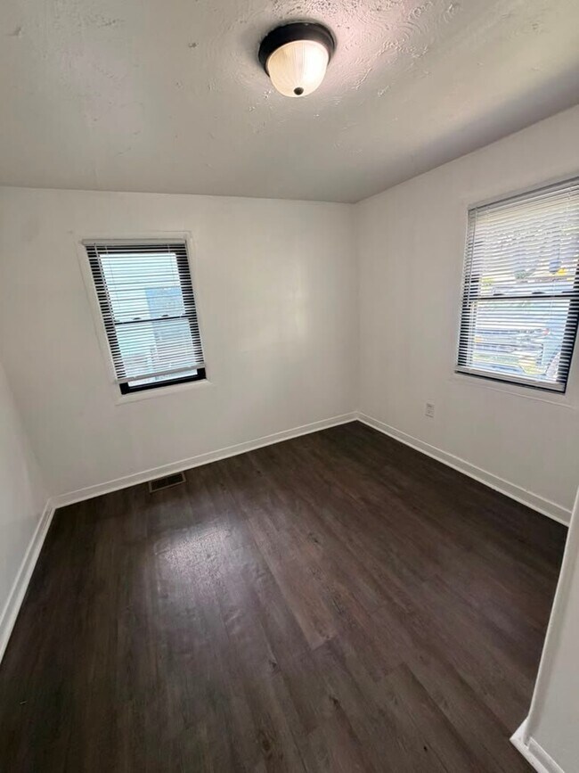 Foto del edificio - 3206 S Temple Ave