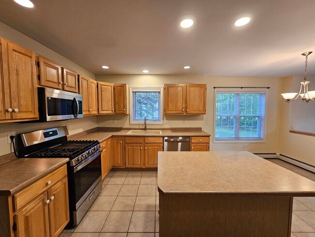 Building Photo - 73 Partridge Dr