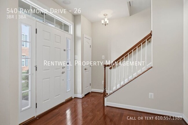 Photo - 540 Raymond Dr House