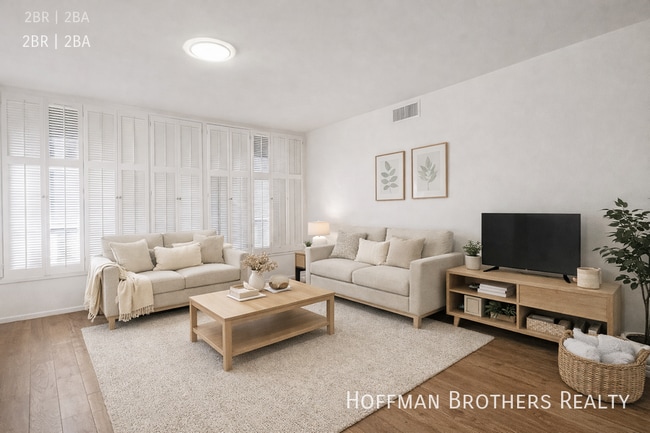 Building Photo - 337 S Elm Dr