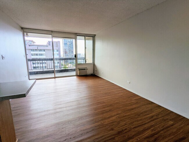 Foto del edificio - Partly Furnished 1-Bedroom 1-Bath with 1 p...
