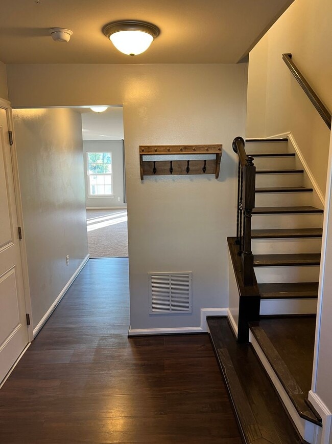 Building Photo - 927 Brechin Ln