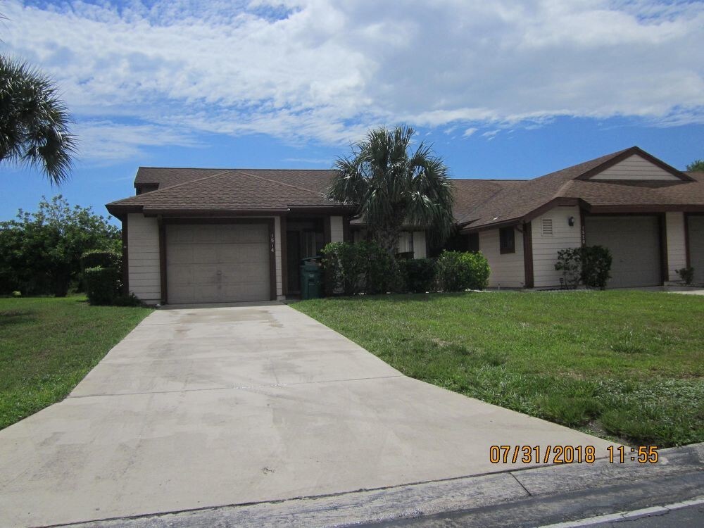Primary Photo - Villas of Village Green